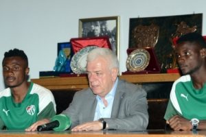 Bursaspor, Paschal ve Yusuf Muhammed ile profesyonel s&ouml;zleşme imzaladı