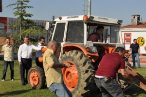 Eskişehirsporlu y&ouml;neticiler kurbanlık danadan ka&ccedil;ıp saklandı