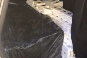 L&uuml;ks otomobilde ka&ccedil;ak sigara sevkiyatı