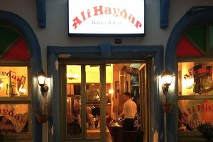 &Uuml;nl&uuml; restoran sahibi kazada yaşamını yitirdi