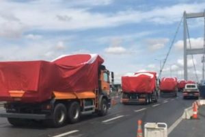 Kamyonlar 15 Temmuz Şehitler K&ouml;pr&uuml;s&uuml;'nden ge&ccedil;ti