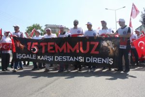 Memur-Sen Bursa, 15 Temmuz şehitleri i&ccedil;in y&uuml;r&uuml;d&uuml;