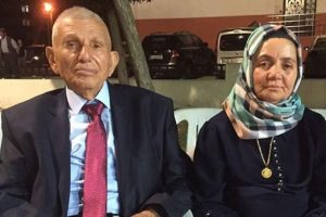 89 yaşındaki Hasan amca kızı ve torununa kızıp evlendi