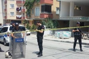 İstanbul'da silahlı &ccedil;atışma: 3 yaralı