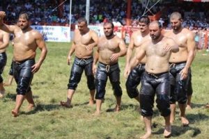Başpehlivanlık ikinci tur g&uuml;reşleri sona erdi