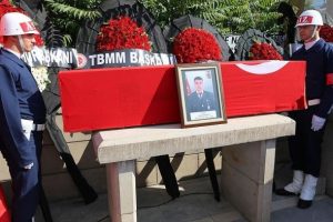 Şehit uzman onbaşı son yolculuğuna uğurlandı