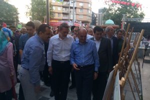 Bakan Müezzinoğlu, Bursa'da 15 Temmuz sergisini gezdi