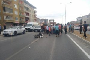 Otomobil, bisiklete &ccedil;arptı : 1 &ouml;l&uuml;