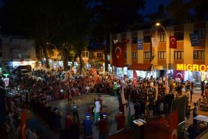 Bursalılar İznik'te tek yürek oldu