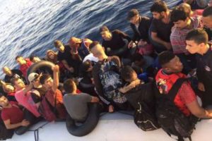 Kuşadası Körfezi'nde 101 kaçak göçmen yakalandı