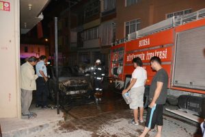 Bursa'da dört gün arayla 2 araç yandı