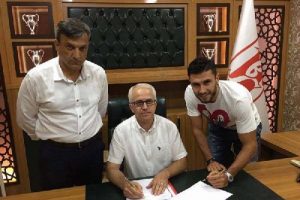 Balıkesirspor'da C&uuml;neyt imzaladı