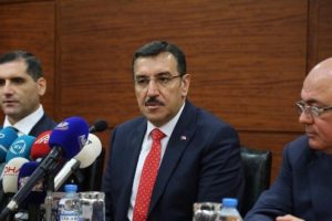 Bakan T&uuml;fenkci Bak&uuml;'de