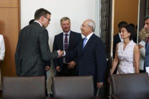 Kılı&ccedil;daroğlu, Estonya'dan gelen heyet ile g&ouml;r&uuml;şt&uuml;