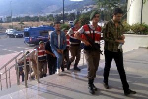 117 ka&ccedil;ak ile 9 organizat&ouml;r yakalandı