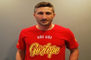 Sabri imzayı attı!