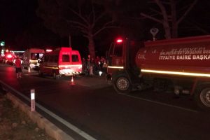 Balıkesir'de kaza: 2 &ouml;l&uuml;, 1 yaralı