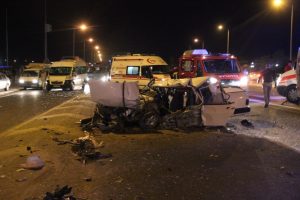 Kafa kafaya korkun&ccedil; kaza: 1 &ouml;l&uuml;, 7 yaralı