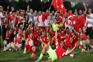 İşitme Engelliler Futbol Milli Takımı &uuml;&ccedil;lemenin ilk adımını attı