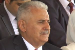 Başbakan Yıldırım'ın h&uuml;z&uuml;nl&uuml; anları