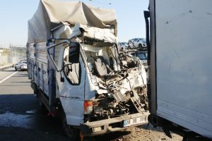 Otoyolda feci kaza: 1 &ouml;l&uuml;