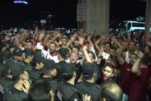 Galatasaray taraftarından b&uuml;y&uuml;k tepki