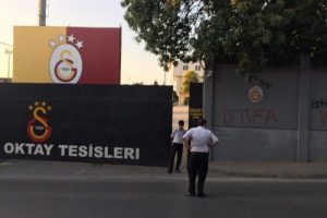 Galatasaraylı oyuncular Florya'ya gelmedi