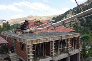 Beton mikserinin pompası kırıldı: 1 &ouml;l&uuml;, 3 yaralı