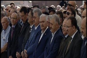Başbakan Yıldırım , Bakan Arslan'ın kardeşinin cenazesine katıldı