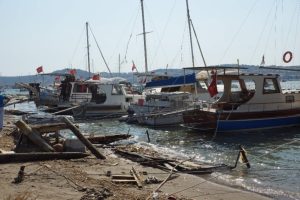 Bodrum'da depremin yaraları sarılıyor