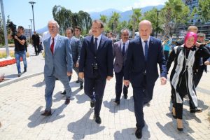 Başbakan Yardımcısı &Ccedil;avuşoğlu'dan Bursa B&uuml;y&uuml;kşehir'e ziyaret