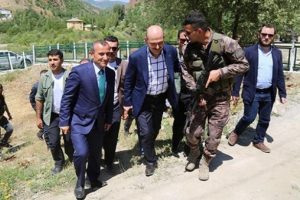 Bakan Soylu şehit &ouml;ğretmenin ka&ccedil;ırıldığı b&ouml;lgede!