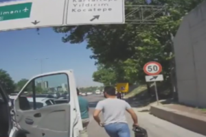 Kentin g&ouml;beğinde şok soygun: Yakalandılar