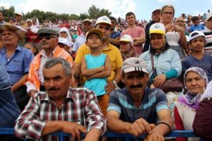 Başbakan Binali Yıldırım, Y&ouml;r&uuml;k ş&ouml;lenine katıldı