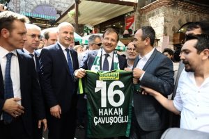 Başbakan Yardımcısı &Ccedil;avuşoğlu, Bursa'da Kapalı &Ccedil;arşı'yı ziyaret etti