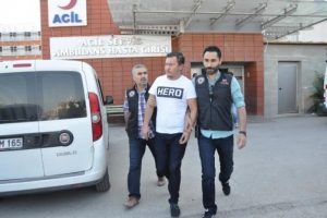 Hero tiş&ouml;rtl&uuml; bir gen&ccedil; daha g&ouml;zaltına alındı!