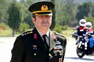 Darbecileri yakalayan komutan terfi etti
