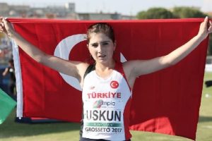 Avrupa Şampiyonası'nda G&uuml;lnaz Uskun'dan bronz madalya