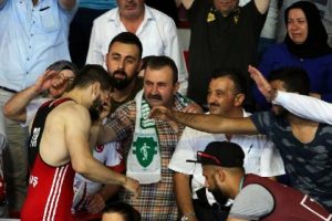 Grekomen g&uuml;reşte altın madalya sevinci