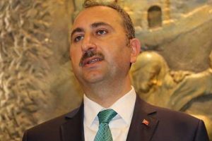 Bakan G&uuml;l: Nasıl fare gibi delikten &ccedil;ıktıklarını milletimiz g&ouml;rd&uuml;