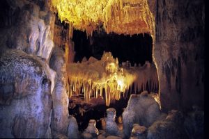 Yerli ve yabancı turistlerin akınına uğruyor