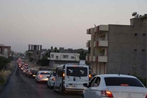 Mardin'de su şebekesi patladı  kilometrelerce kuyruk oluştu
