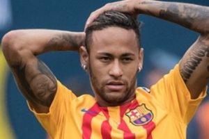Takım arkadaşı a&ccedil;ıkladı: Neymar kalıyor...