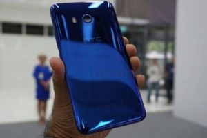 İşte HTC U11'in safir mavi rengi!