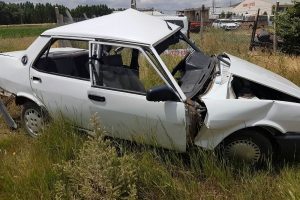 Askeri ara&ccedil; ile otomobil &ccedil;arpıştı: 1 &ouml;l&uuml;, 4 yaralı