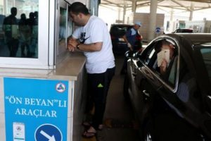 3 g&uuml;nde 84 bin tatilci Kapıkule'den girdi