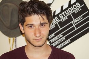 Burs bulabilirse Hollywood'da yönetmen olacak 