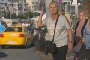 İDO İskelesi &ouml;n&uuml;nde taksi kavgası!