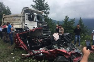 Cankurtaran Ge&ccedil;idi'nde feci kaza: 3 &ouml;l&uuml;, 3 yaralı