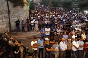 Mescid-i Aksa'da namaz sonrası m&uuml;dahale! Yaralılar var